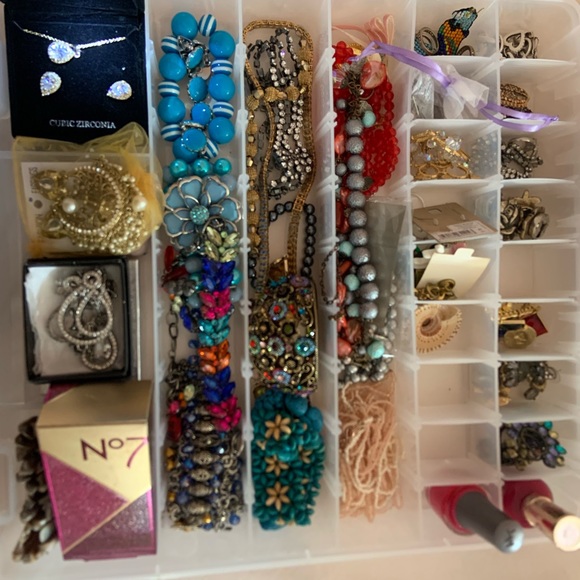 Jewelry - Picture 10 of 10